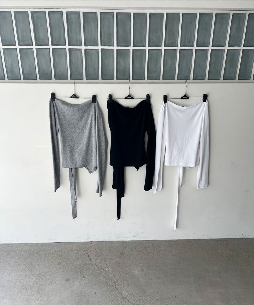 4INT.(フォイント)の「カシュクール ラウンド 長袖 Tシャツ(Tシャツ/カットソー・レディース・グレー/ホワイト/ブラック・FREE)」の6枚目の写真