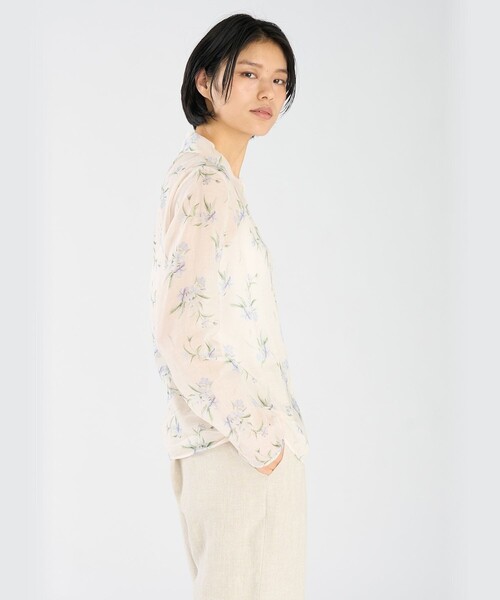 agnes b.(アニエスベー)の「フローラル プリント コットン 長袖 ブラウス "Fine"(シャツ/ブラウス・レディース・アイボリー・40/38/36)」の3枚目の写真