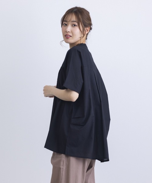 MARAI（マーライ）の「胸元ピンタックコクーンシルエット半袖ブラウス（シャツ/ブラウス・レディース・ブルー/オフホワイト/ブラック・フリー）」の9枚目の写真