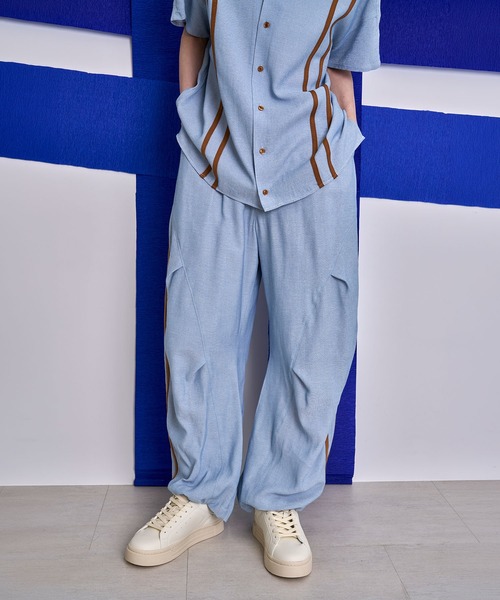Nora Lily(ノラリリー)の「【Nora Lily】Retro Line Track Barrel Pants(その他パンツ・メンズ・サックスブルー/チャコールグレー/グレー・FREE)」の3枚目の写真