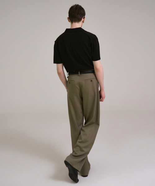 SSIN AND LEE(シンアンドリー)の「ノクターナル ワイドプリーツウールスラックス カーキ(スラックス・メンズ・その他・LARGE/MEDIUM)」の6枚目の写真