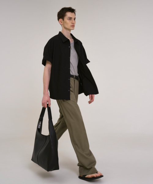 SSIN AND LEE(シンアンドリー)の「ノクターナル ワイドプリーツウールスラックス カーキ(スラックス・メンズ・その他・LARGE/MEDIUM)」の8枚目の写真