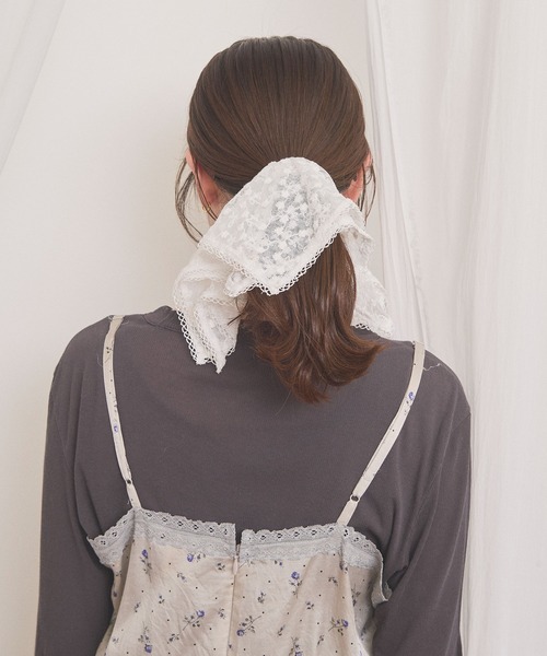 fig Ｌondon（フィグロンドン）の「Hazel chouchou（シュシュ・レディース・ホワイト/ブラック・FREE）」の5枚目の写真