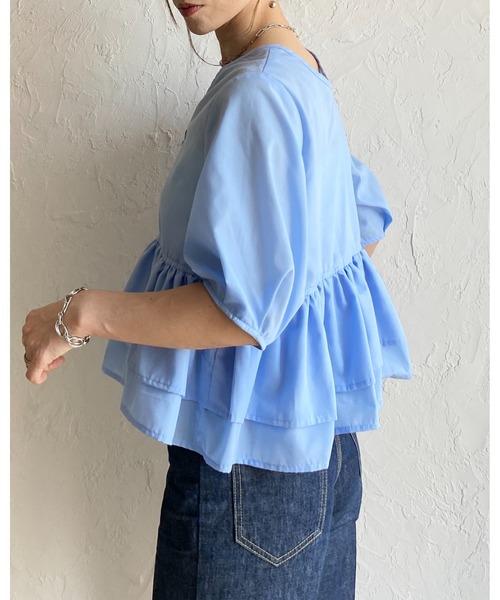 She's Closet(シーズクローゼット)の「前後2way半袖ショート丈 パフスリーブ フリルティアード ペプラム ブラウス(シャツ/ブラウス・レディース・ホワイト/ブラック/ブルー・FREE)」の9枚目の写真