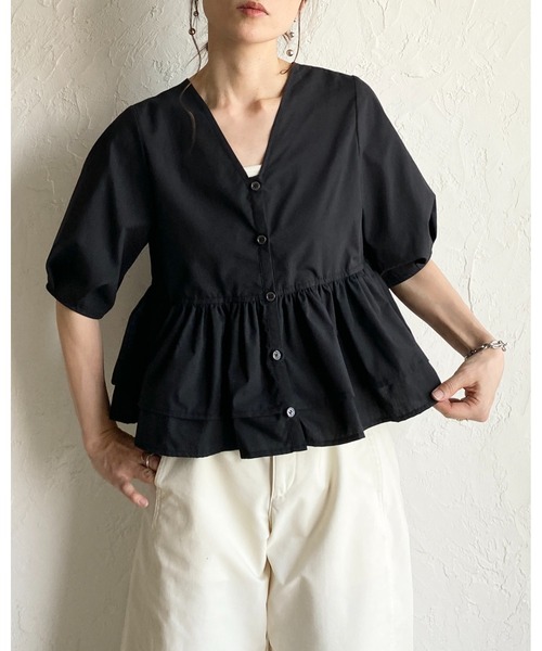 She's Closet(シーズクローゼット)の「前後2way半袖ショート丈 パフスリーブ フリルティアード ペプラム ブラウス(シャツ/ブラウス・レディース・ホワイト/ブラック/ブルー・FREE)」の10枚目の写真