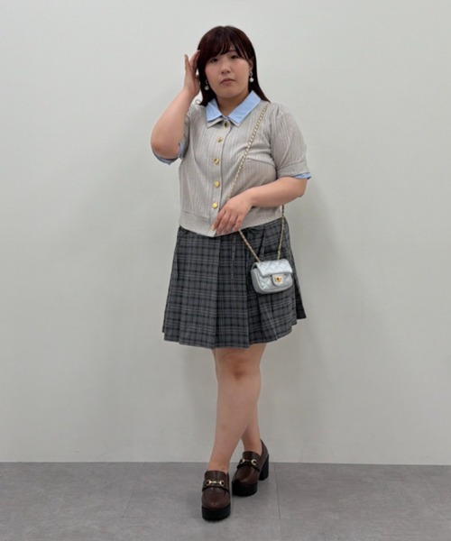 marun（マルン）の「＜大きいサイズ＞ダブルカラーショート丈カーディガン marun（カーディガン/ボレロ・レディース・ブラック系/グレー系・3L/LL/L/5L/4L）」の4枚目の写真