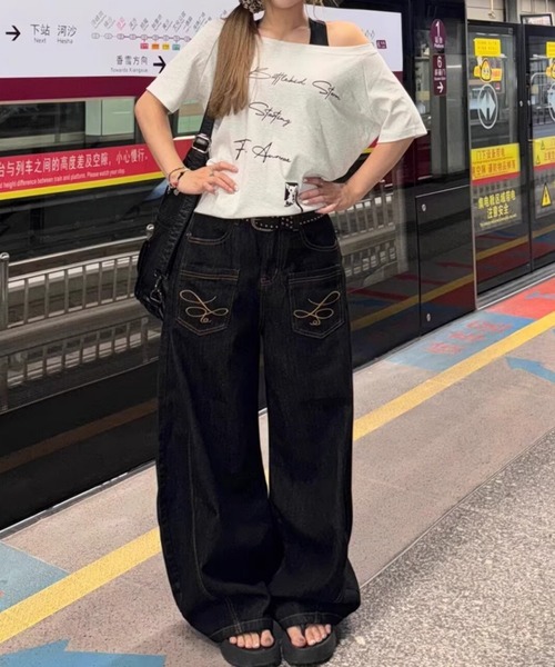 AVYL（アヴィル）の「フロントステッチポケットワイドバギーデニムパンツ/刺繍ポケット ルーズカーブデニムパンツ（デニムパンツ・レディース・ブラック・L/M/S）」の5枚目の写真
