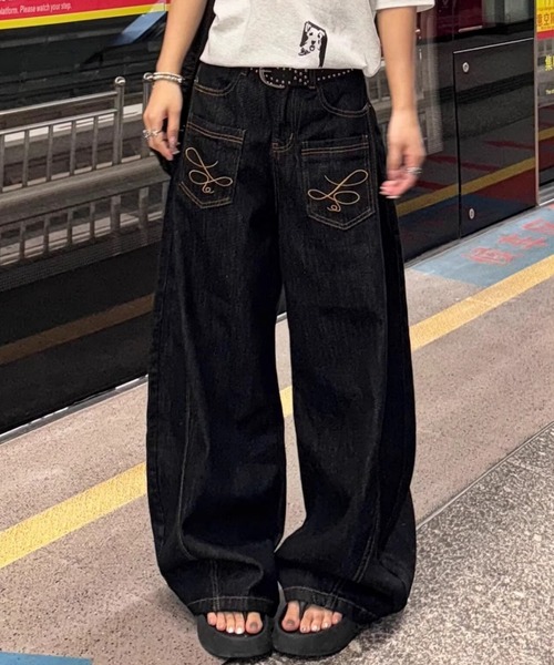 AVYL（アヴィル）の「フロントステッチポケットワイドバギーデニムパンツ/刺繍ポケット ルーズカーブデニムパンツ（デニムパンツ・レディース・ブラック・L/M/S）」の7枚目の写真