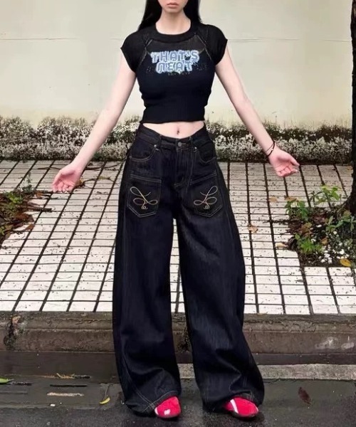 AVYL（アヴィル）の「フロントステッチポケットワイドバギーデニムパンツ/刺繍ポケット ルーズカーブデニムパンツ（デニムパンツ・レディース・ブラック・L/M/S）」の21枚目の写真