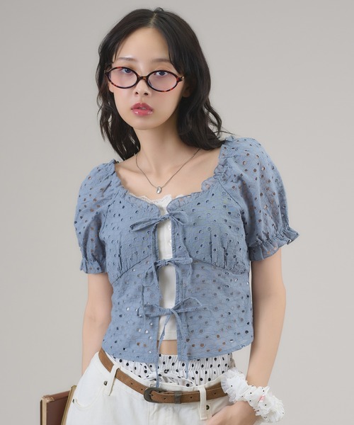 apres jour mignon(アプレジュールミニョン)の「パンチングレースリボンブラウス(その他トップス・レディース・ブルー/ブラウン系その他/ベージュ/オフホワイト/ブラック・フリー/LARGE)」の11枚目の写真