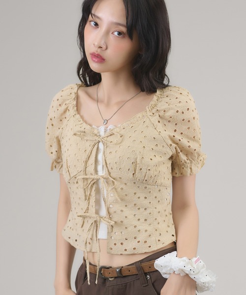 apres jour mignon(アプレジュールミニョン)の「パンチングレースリボンブラウス(その他トップス・レディース・ブルー/ブラウン系その他/ベージュ/オフホワイト/ブラック・フリー/LARGE)」の12枚目の写真