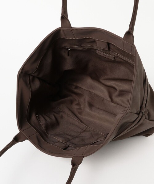 Ray BEAMS(レイビームス)の「ダブル ベルト バッグ(トートバッグ・レディース・ブラック/ダークブラウン・ONE SIZE)」の11枚目の写真