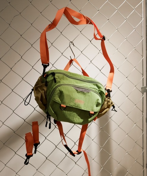 UNIVERSAL OVERALL(ユニバーサルオーバーオール)の「UNIVERSAL OVERALL / UOD / 3WAY OSANPO BAG / お散歩バッグ(ウエスト・ショルダー・ボディバッグ)(ボディバッグ/ウエストポーチ・キッズ・グリーン系その他2/ブラック・F)」の9枚目の写真