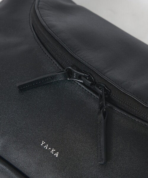 YArKA(ヤーカ)の「【YArKA/ヤーカ】ラウンドファスナーショルダーバッグ(ショルダーバッグ・レディース・ブラック・フリー)」の11枚目の写真