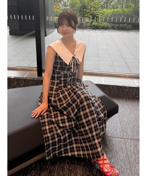 REDYAZEL(レディアゼル)の「セーラーカラーチェックノースリフレアロングワンピース(ワンピース・レディース・ネイビー/ブラック/レッド・FREE)」の10枚目の写真
