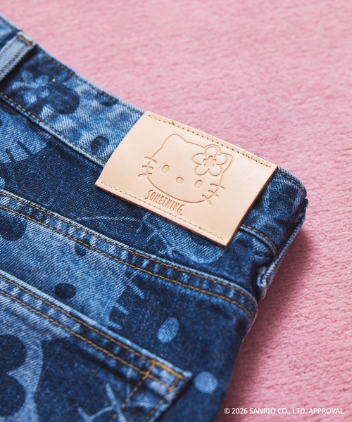 SOMETHING(サムシング)の「SOMETHING×HELLO KITTY(サムシング・ハローキティ)カオハナデザイン ハイウエストブーツカットデニムパンツ/フレアジーンズ(デニムパンツ・レディース・インディゴブルー/ブルー系その他・S/L/M)」の10枚目の写真