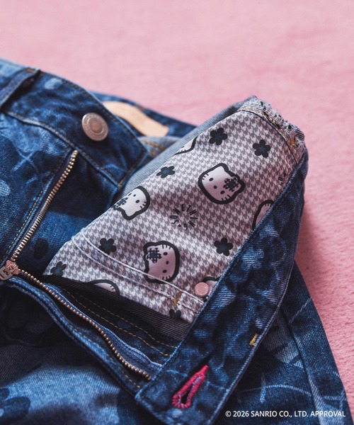 SOMETHING(サムシング)の「SOMETHING×HELLO KITTY(サムシング・ハローキティ)カオハナデザイン ハイウエストブーツカットデニムパンツ/フレアジーンズ(デニムパンツ・レディース・インディゴブルー/ブルー系その他・S/L/M)」の12枚目の写真