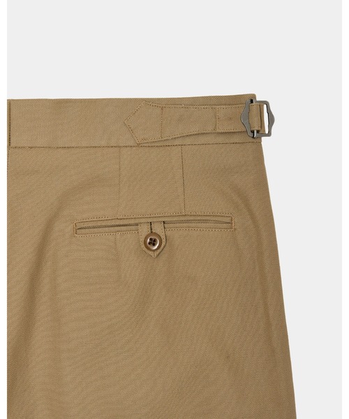 markaware(マーカウェア)の「TWO TUCK CROPPED TROUSERS(チノパンツ・メンズ・ブラック/ベージュ・1/2)」の7枚目の写真