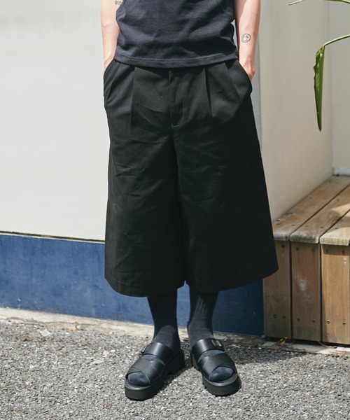 markaware(マーカウェア)の「TWO TUCK CROPPED TROUSERS(チノパンツ・メンズ・ブラック/ベージュ・1/2)」の11枚目の写真