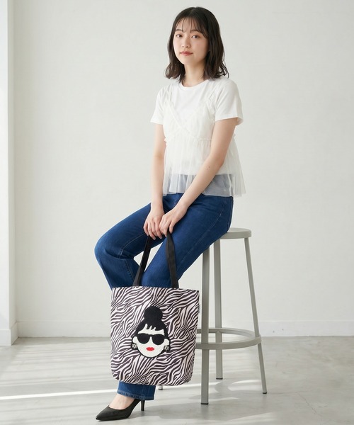 HAPPY FACE（ハッピーフェイス）の「EMMA 顔相良刺繍トート（トートバッグ・レディース・イエロー/レオパード/ストライプ/ブラック/ベージュ/グレー系1/ブラック系4/ゼブラ/レッド/グレー系2/グレー系3/グレー/ドット・ONE SIZE）」の11枚目の写真