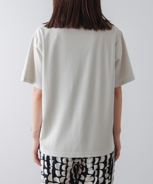 Bou Jeloud(ブージュルード)の「刺しゅうロゴT(Tシャツ/カットソー・レディース・オフホワイト/ブラック/ベージュ・FREE)」の5枚目の写真