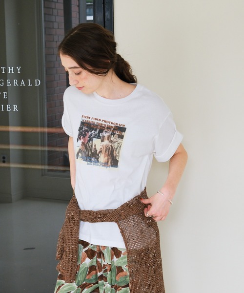 GEORGE'S(ジョージズ)の「アソートフォトTシャツ(Tシャツ/カットソー・レディース・ホワイト系その他3/ホワイト系その他2/ホワイト系その他・FREE)」の2枚目の写真