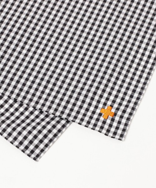 BEAMS PLUS(ビームスプラス)の「Handkerchief Gingham(ハンカチ/ハンドタオル・メンズ・ブラック/ブルー/レッド・ONE SIZE)」の4枚目の写真