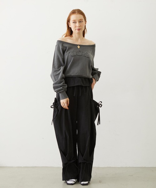 MILKFED.(ミルクフェド)の「WASHED OFF SHOULDER TOP(スウェット・レディース・オリーブ/パープル/チャコール・ONE SIZE)」の13枚目の写真