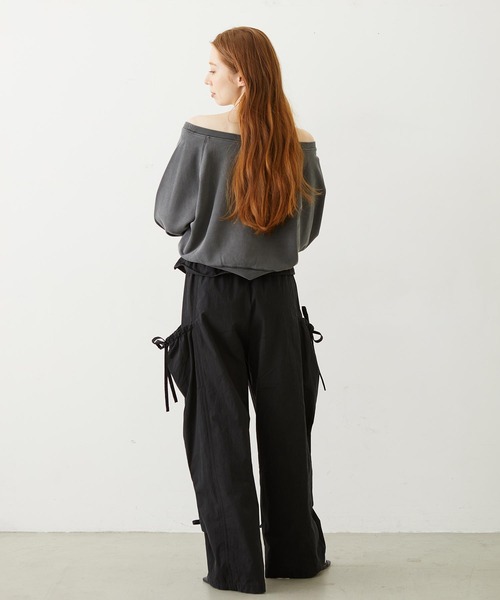 MILKFED.(ミルクフェド)の「WASHED OFF SHOULDER TOP(スウェット・レディース・オリーブ/パープル/チャコール・ONE SIZE)」の14枚目の写真