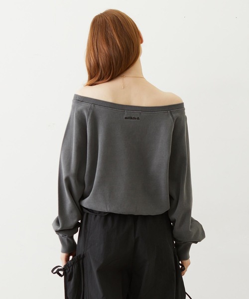 MILKFED.(ミルクフェド)の「WASHED OFF SHOULDER TOP(スウェット・レディース・オリーブ/パープル/チャコール・ONE SIZE)」の9枚目の写真