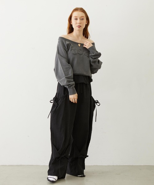 MILKFED.(ミルクフェド)の「WASHED OFF SHOULDER TOP(スウェット・レディース・オリーブ/パープル/チャコール・ONE SIZE)」の16枚目の写真