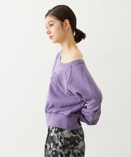 MILKFED.(ミルクフェド)の「WASHED OFF SHOULDER TOP(スウェット・レディース・オリーブ/パープル/チャコール・ONE SIZE)」の17枚目の写真