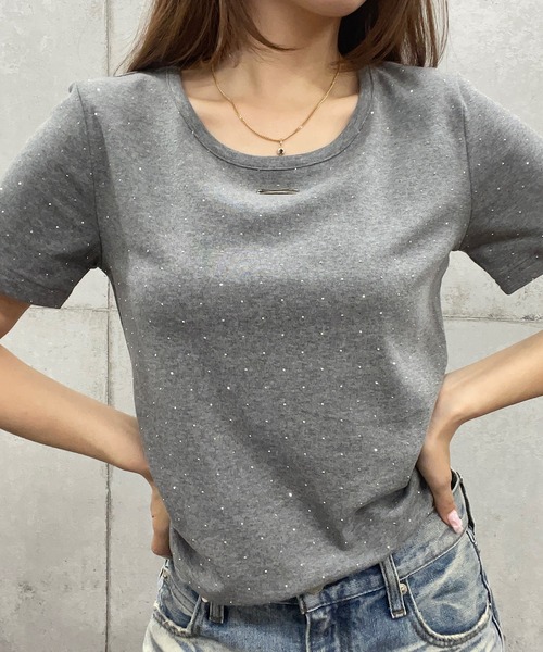 ROGER AND RAW(ロジャーアンドロウ)の「サイドギャザー ラインストーンTシャツ(Tシャツ/カットソー・レディース・ホワイト/ブラック/グレー・FREE)」の3枚目の写真
