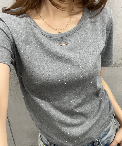 ROGER AND RAW(ロジャーアンドロウ)の「サイドギャザー ラインストーンTシャツ(Tシャツ/カットソー・レディース・ホワイト/ブラック/グレー・FREE)」の11枚目の写真