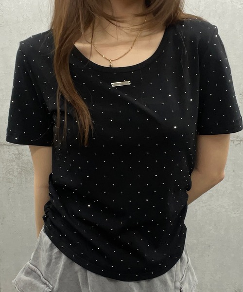 ROGER AND RAW(ロジャーアンドロウ)の「サイドギャザー ラインストーンTシャツ(Tシャツ/カットソー・レディース・ホワイト/ブラック/グレー・FREE)」の6枚目の写真