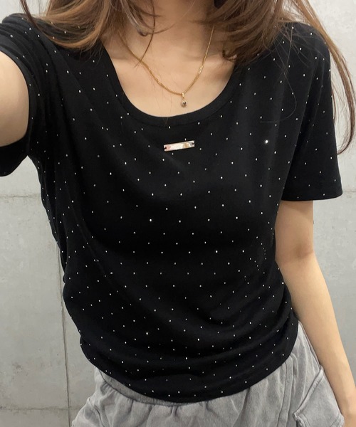 ROGER AND RAW(ロジャーアンドロウ)の「サイドギャザー ラインストーンTシャツ(Tシャツ/カットソー・レディース・ホワイト/ブラック/グレー・FREE)」の5枚目の写真