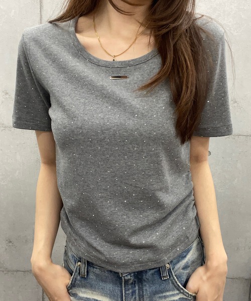 ROGER AND RAW(ロジャーアンドロウ)の「サイドギャザー ラインストーンTシャツ(Tシャツ/カットソー・レディース・ホワイト/ブラック/グレー・FREE)」の13枚目の写真