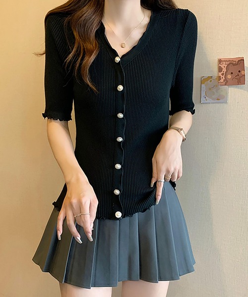 Girly Doll(ガーリードール)の「Vネックメロウフリル半袖リブニット(その他トップス・レディース・ブラック/ホワイト・FREE)」の2枚目の写真
