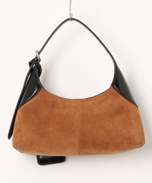 MARC JACOBS（マークジェイコブス）の「THE SUEDE SMALL BELTED SACK BAG/ザ スエード ベルテッド サック バッグ（ショルダーバッグ・レディース・ブラウン・ONE SIZE）」の6枚目の写真