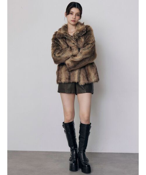 MURUA(ムルーア)の「【選べる着丈】グラデーションフェイクファーブルゾン 冬服(ブルゾン・レディース・パープル/ブラウン/グレー/アイボリー/その他1・1/2)」の8枚目の写真