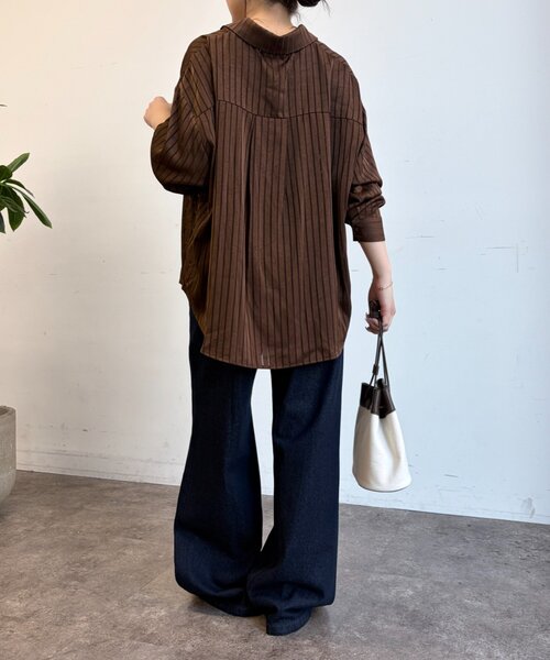 Jena espace merveilleux(ジェナ エスパスメルヴェイユ)の「【PalinkA/パリンカ】ストライプサテンシャツ(シャツ/ブラウス・レディース・ブラウン/カーキ・FREE)」の17枚目の写真