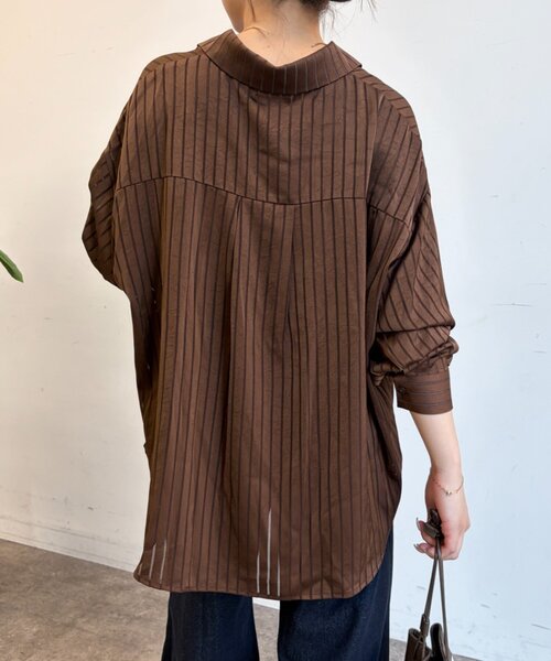 Jena espace merveilleux(ジェナ エスパスメルヴェイユ)の「【PalinkA/パリンカ】ストライプサテンシャツ(シャツ/ブラウス・レディース・ブラウン/カーキ・FREE)」の9枚目の写真