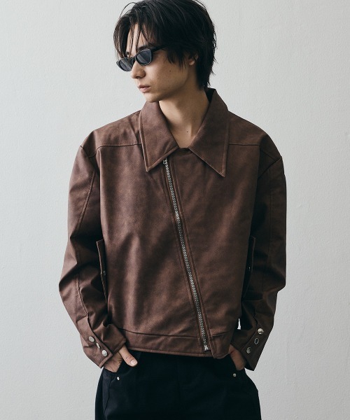 Shoowtime(ショウタイム)の「Asymmetrical Diagonal-Zip Faux Leather Jacket / アシンメトリーダイアゴナルジップ フェイクレザージャケット(その他アウター・メンズ・グレー/ブラウン・MEDIUM/X-LARGE/LARGE)」の16枚目の写真
