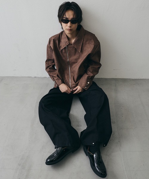 Shoowtime(ショウタイム)の「Asymmetrical Diagonal-Zip Faux Leather Jacket / アシンメトリーダイアゴナルジップ フェイクレザージャケット(その他アウター・メンズ・グレー/ブラウン・MEDIUM/X-LARGE/LARGE)」の10枚目の写真
