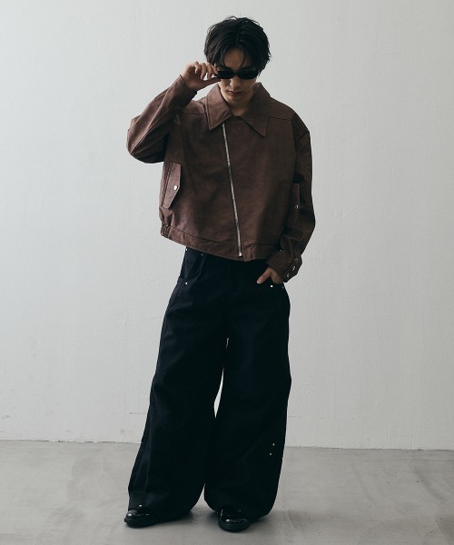 Shoowtime(ショウタイム)の「Asymmetrical Diagonal-Zip Faux Leather Jacket / アシンメトリーダイアゴナルジップ フェイクレザージャケット(その他アウター・メンズ・グレー/ブラウン・MEDIUM/X-LARGE/LARGE)」の11枚目の写真