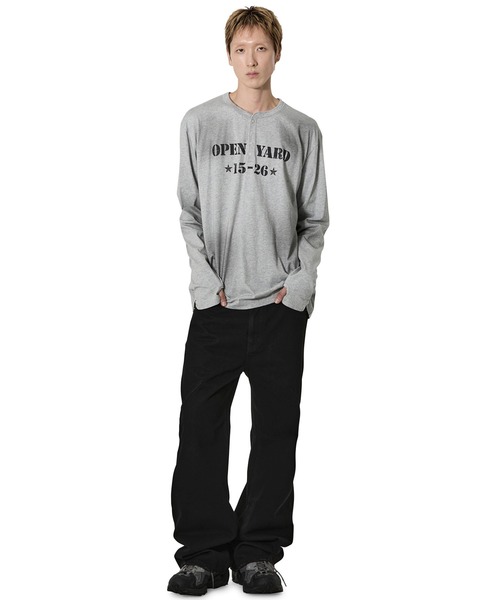 Openyard(オープンヤード)の「『Openyard/オープンヤード』 DIRTY STENCIL HENLEY LONG SLEEVE TEE/ダーティステンシルヘンリー長袖シャツ(Tシャツ/カットソー・メンズ・グレー/ホワイト/ブラック・M/S/L)」の8枚目の写真