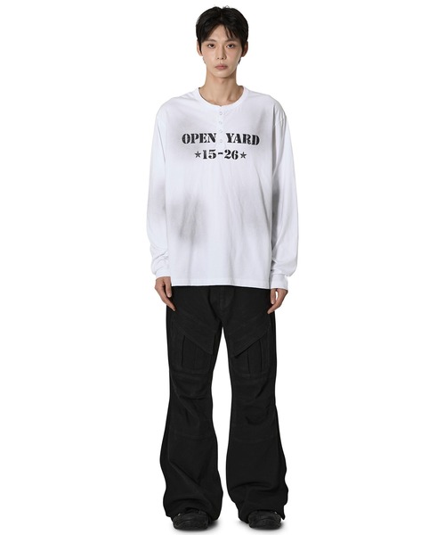 Openyard(オープンヤード)の「『Openyard/オープンヤード』 DIRTY STENCIL HENLEY LONG SLEEVE TEE/ダーティステンシルヘンリー長袖シャツ(Tシャツ/カットソー・メンズ・グレー/ホワイト/ブラック・M/S/L)」の12枚目の写真