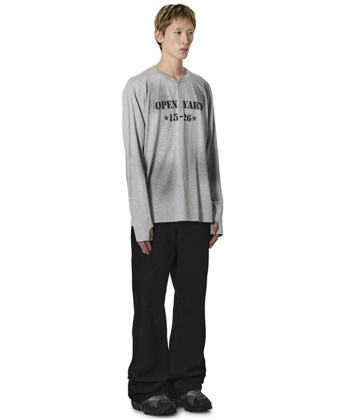 Openyard(オープンヤード)の「『Openyard/オープンヤード』 DIRTY STENCIL HENLEY LONG SLEEVE TEE/ダーティステンシルヘンリー長袖シャツ(Tシャツ/カットソー・メンズ・グレー/ホワイト/ブラック・M/S/L)」の9枚目の写真