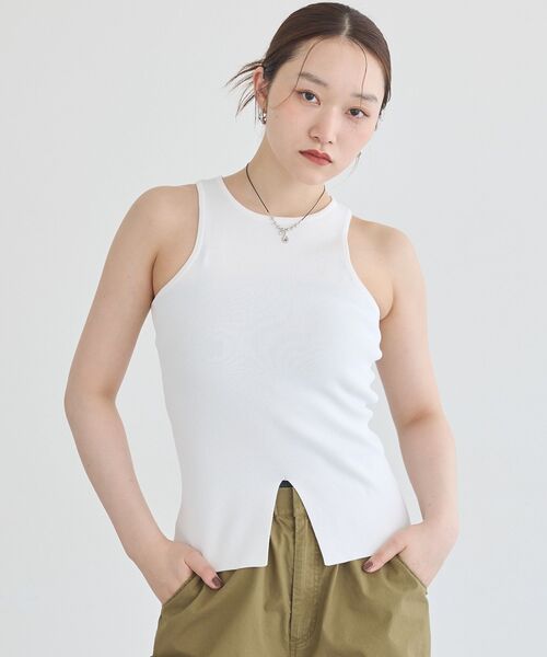 earth music&ecology(アースミュージックアンドエコロジー)の「総針ニットアメスリタンク(タンクトップ・レディース・オフホワイト/ブラウン/ブラック・FREE)」の1枚目の写真