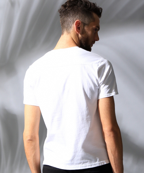 5351 POUR LES HOMMES(ゴーサンゴーイチプールオム)の「メモリーストライプVネック(Tシャツ/カットソー・メンズ・アイボリー/ブラック・1/2/3)」の4枚目の写真